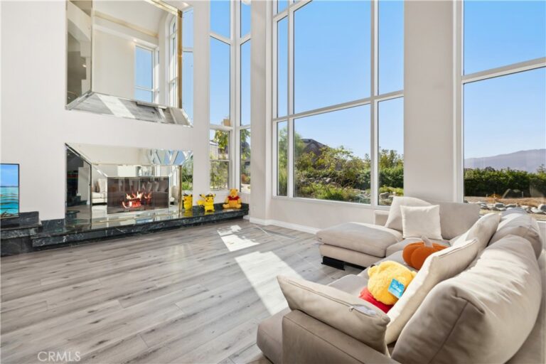 1527 Calle Cristina, San Dimas