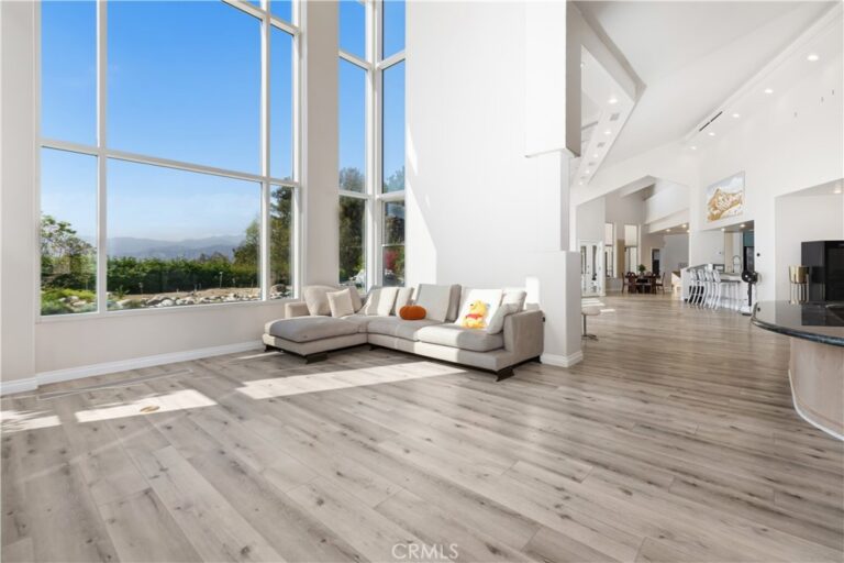 1527 Calle Cristina, San Dimas