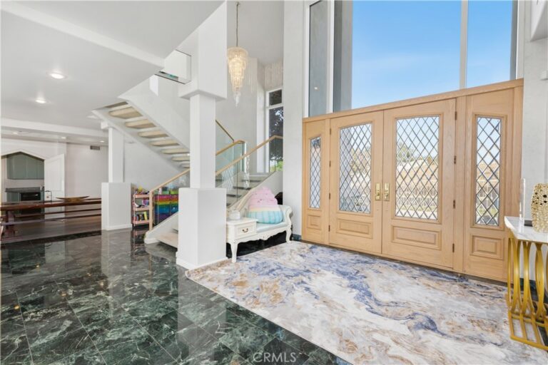 1527 Calle Cristina, San Dimas