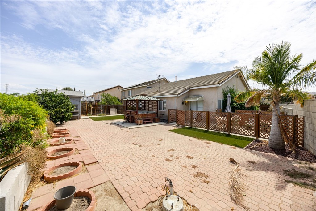 15332 Bolero, Fontana