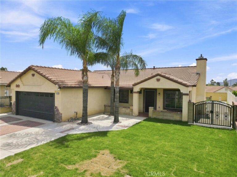 15363 Holly, Fontana