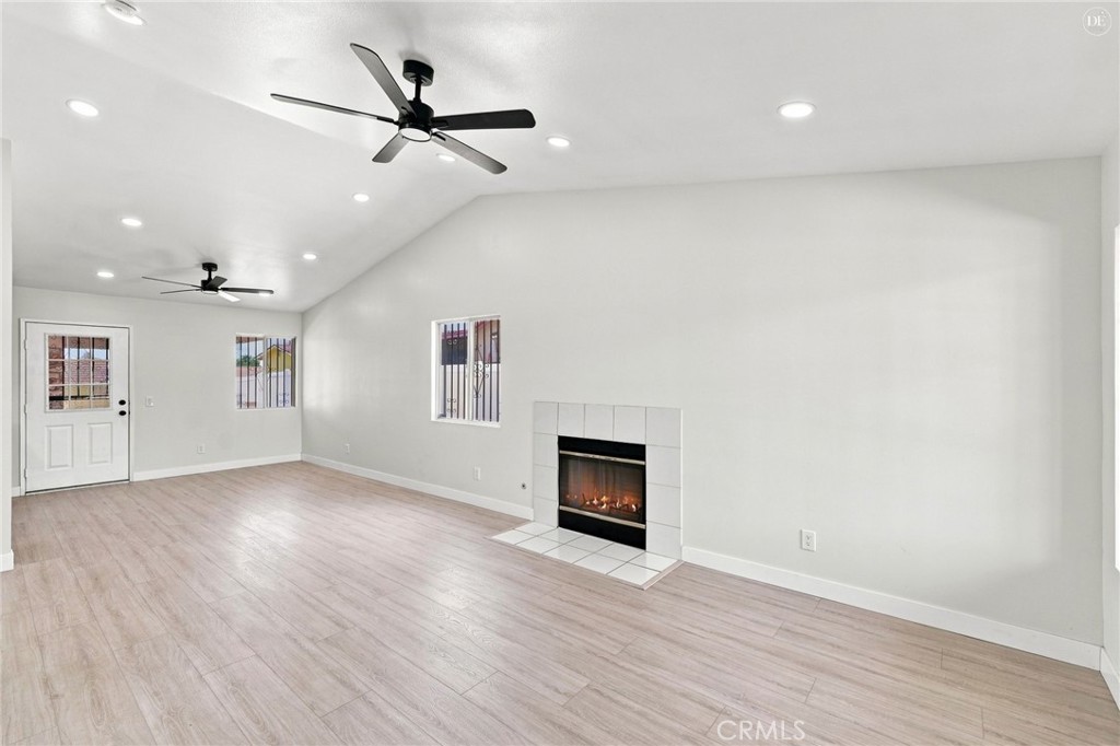 15363 Holly, Fontana