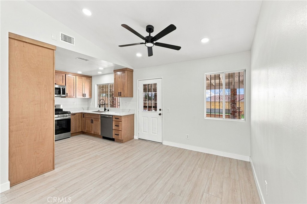 15363 Holly, Fontana