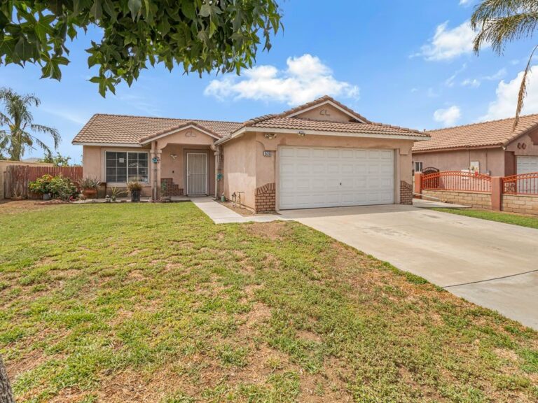 15393 Holly Drive, Fontana