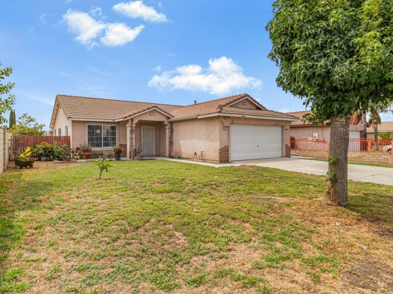 15393 Holly Drive, Fontana