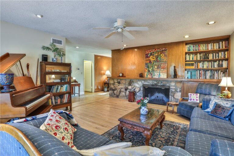 1545 Seneca Place, Claremont