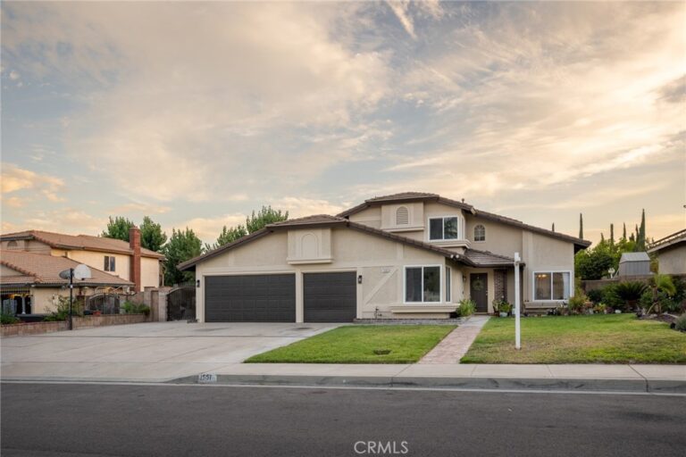 1551 W Via Bello Drive, Rialto