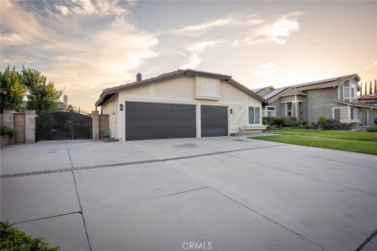 1551 W Via Bello Drive, Rialto