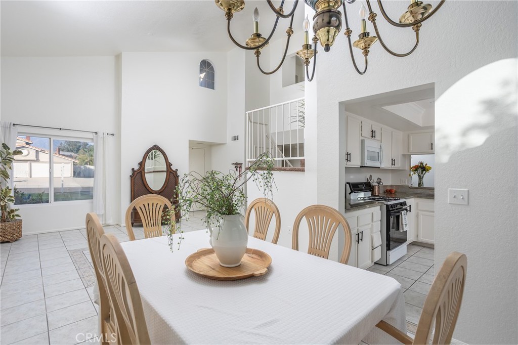 1551 W Via Bello Drive, Rialto