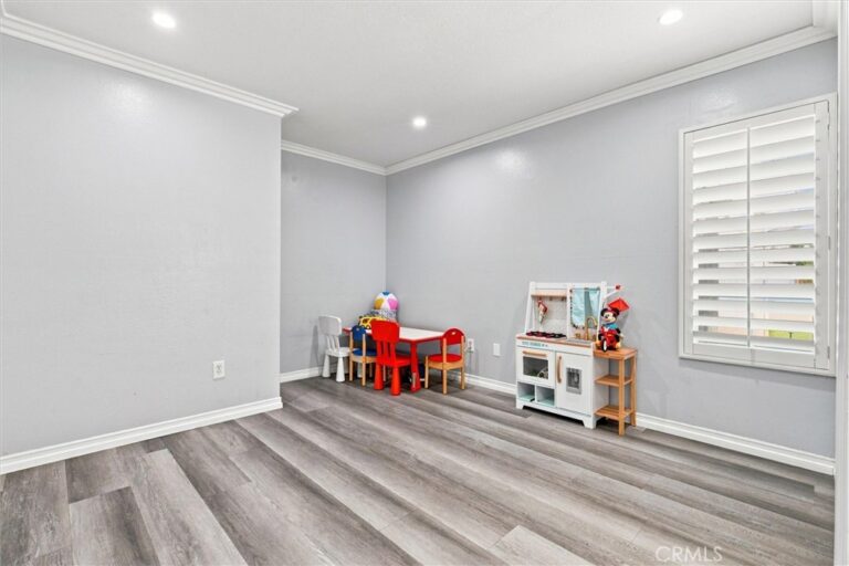 1554 S Cypress, Ontario