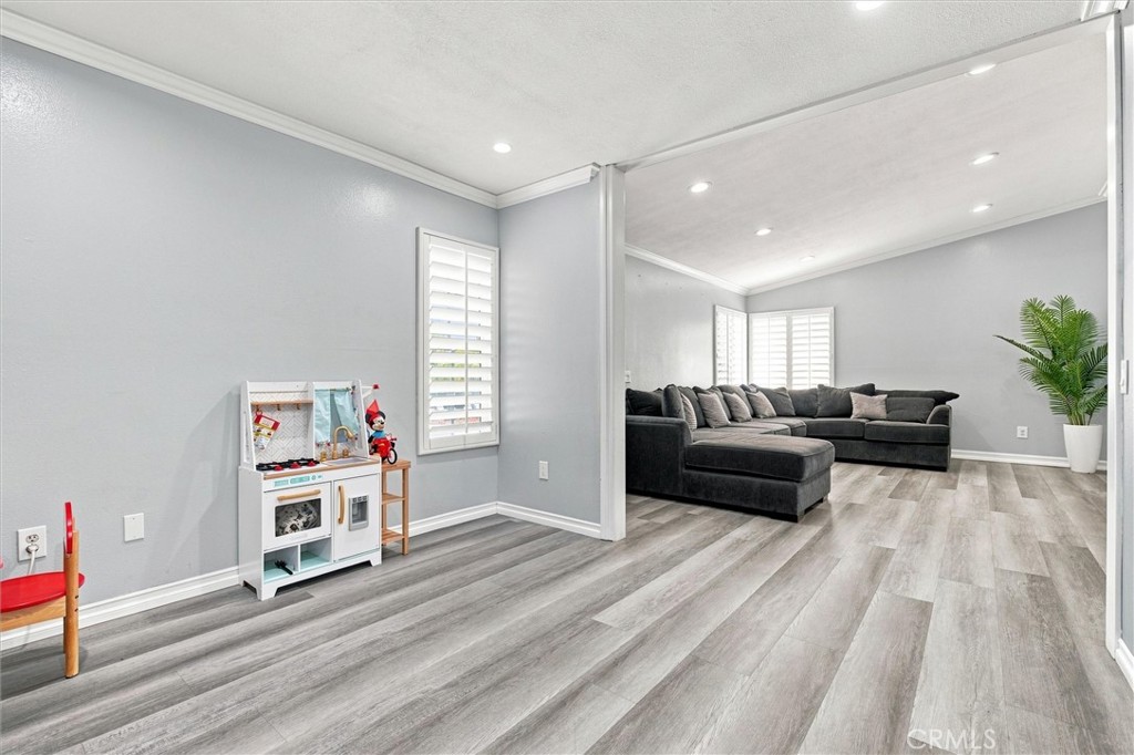 1554 S Cypress, Ontario