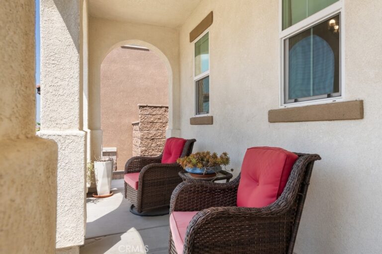 15686 Parry Peak Drive, Fontana