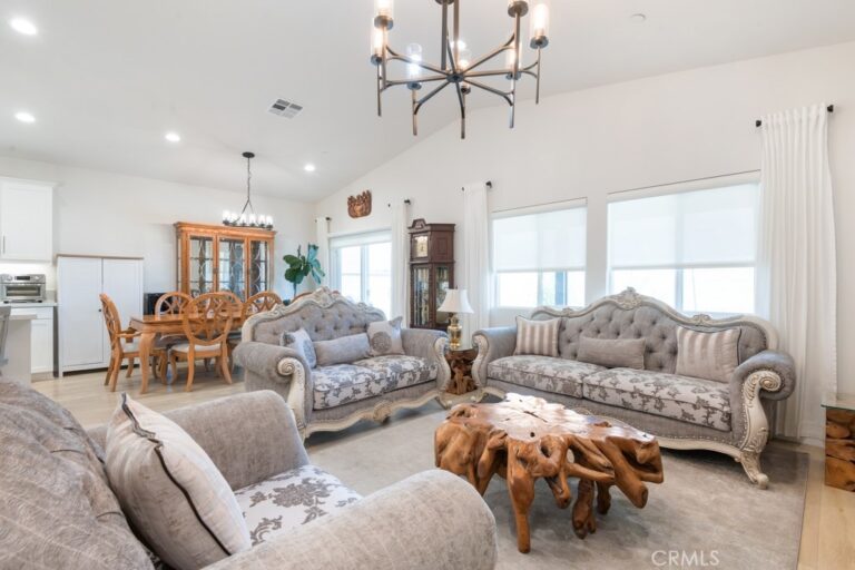 15686 Parry Peak Drive, Fontana