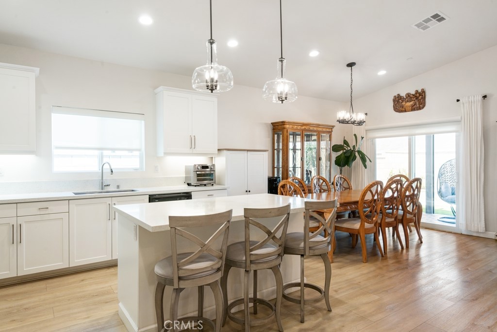 15686 Parry Peak Drive, Fontana