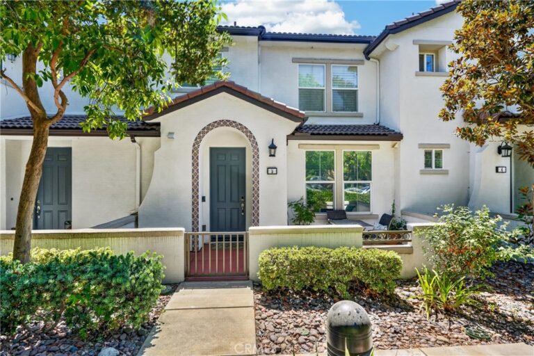 15723 Parkhouse #3, Fontana
