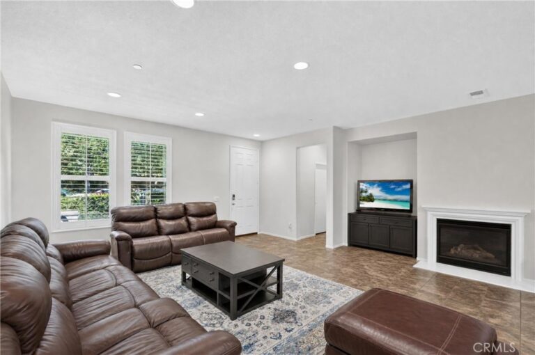 15723 Parkhouse #3, Fontana