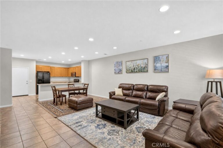 15723 Parkhouse #3, Fontana