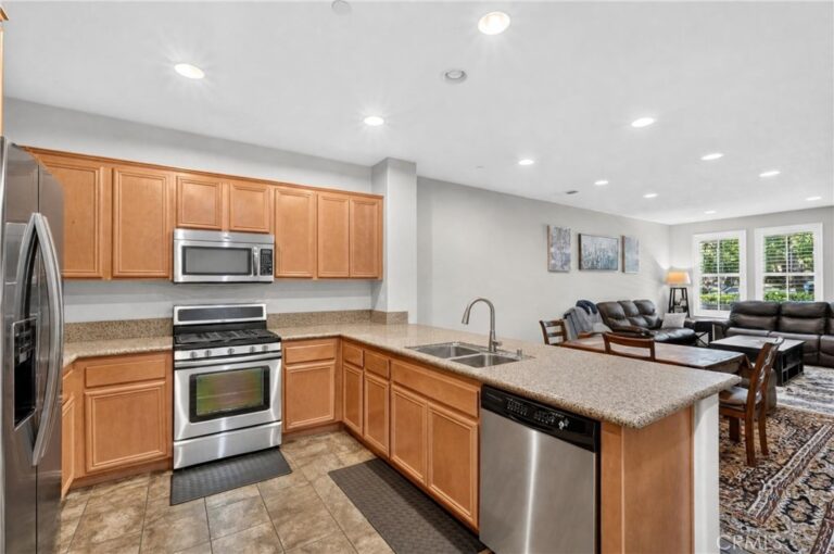 15723 Parkhouse #3, Fontana