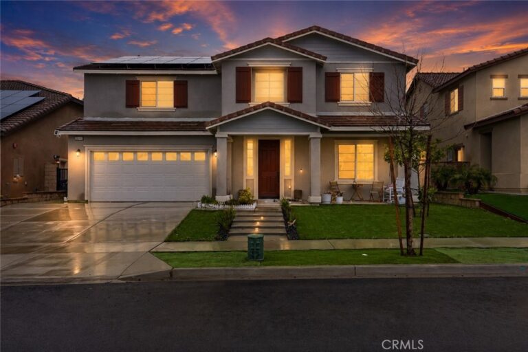 15740 Parry Peak Drive, Fontana