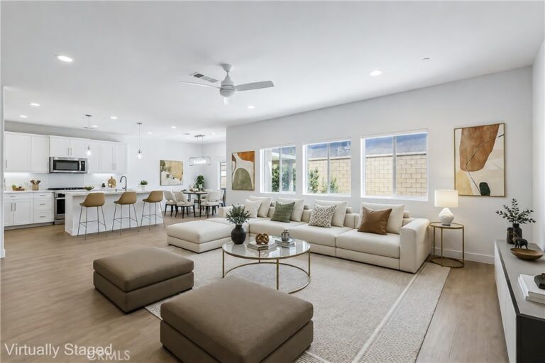15740 Parry Peak Drive, Fontana