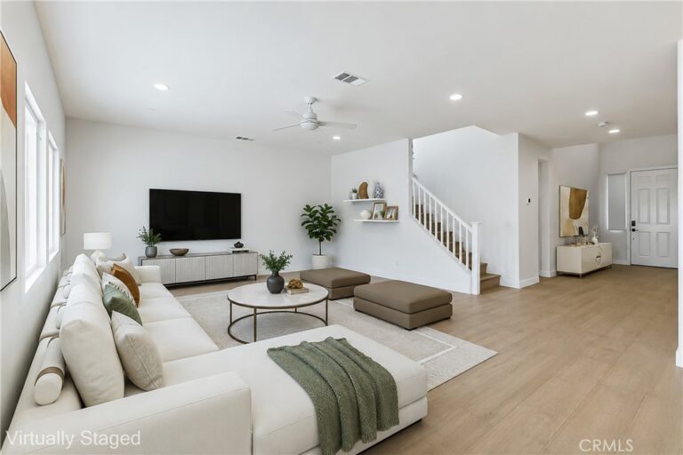 15740 Parry Peak Drive, Fontana