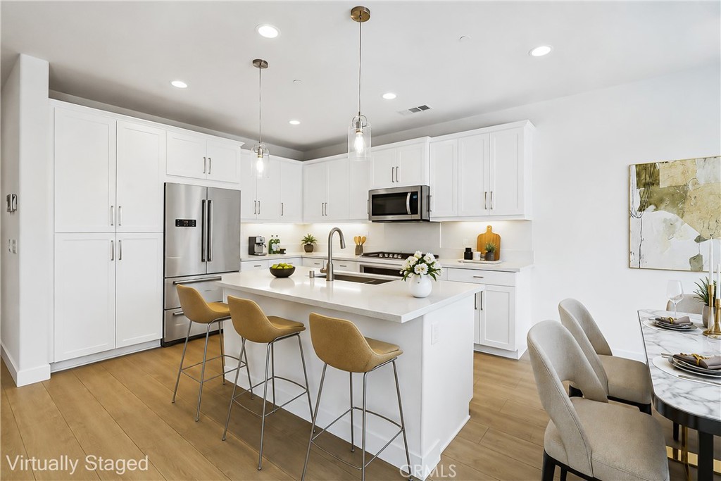 15740 Parry Peak Drive, Fontana