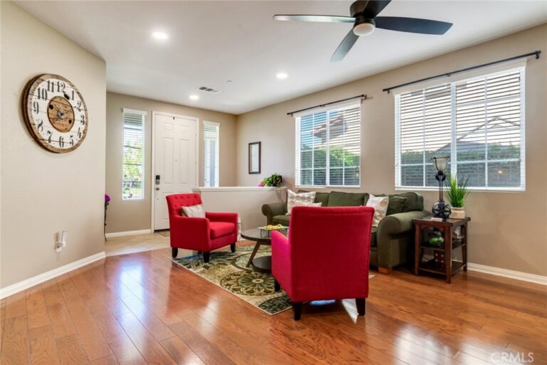 15778 Buck Point, Fontana