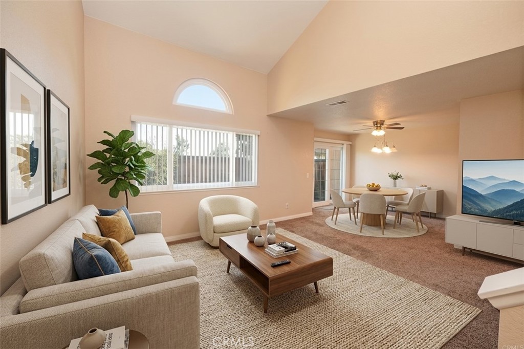 1590 Corte Santana, Upland