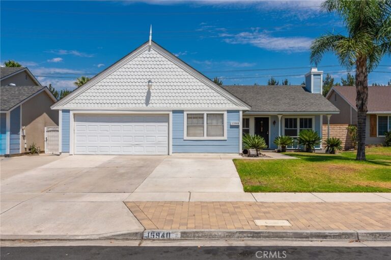 15940 Mesa Dr, Fontana