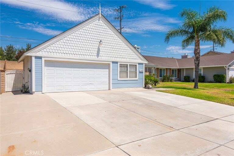 15940 Mesa Dr, Fontana