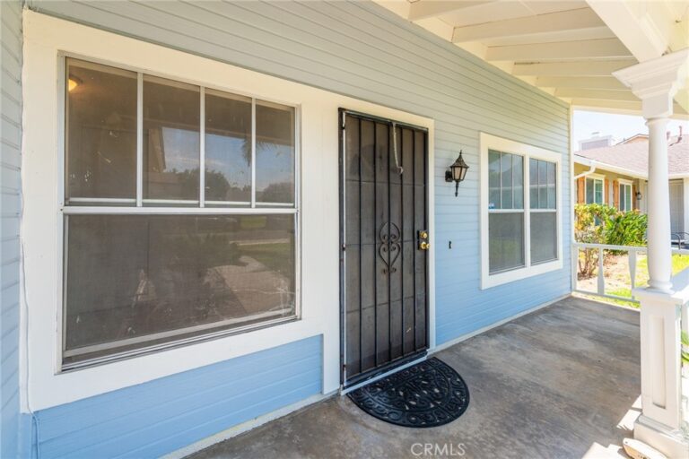 15940 Mesa Dr, Fontana