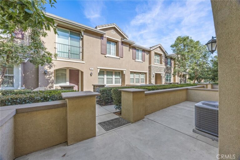 16001 Chase #64, Fontana
