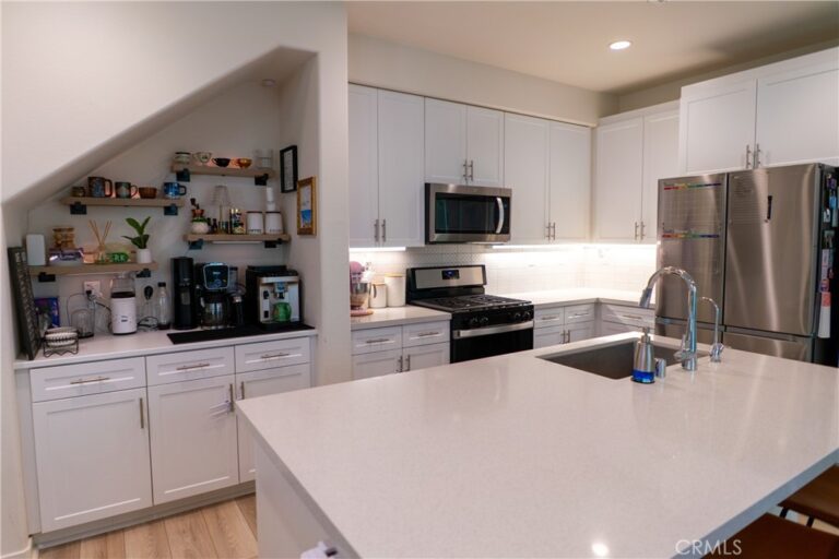 16014 Parkhouse #2, Fontana