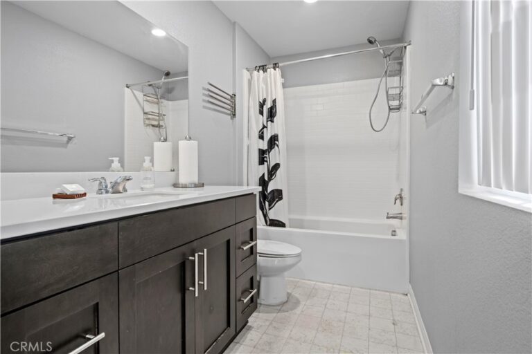 1609 Mahogany Tree, Upland