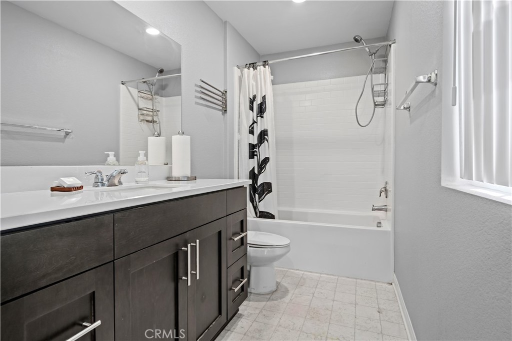 1609 Mahogany Tree, Upland