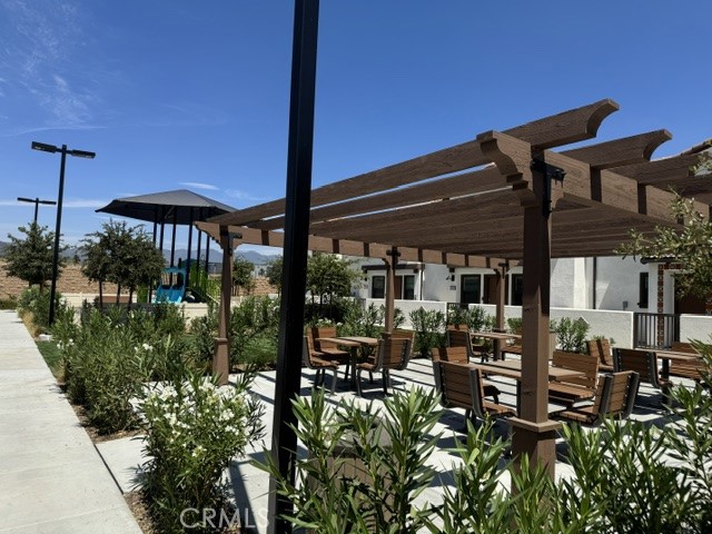 16100 Lumia, Fontana