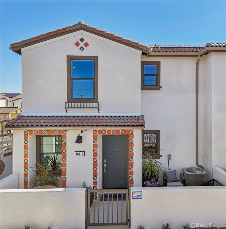 16119 Lumia Way, Fontana
