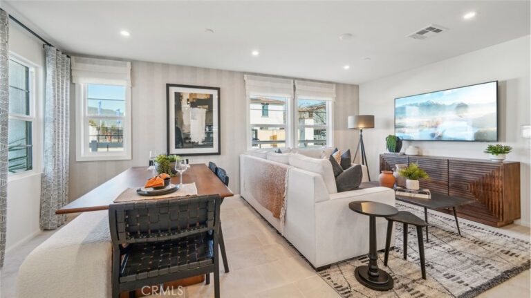 16119 Lumia Way, Fontana