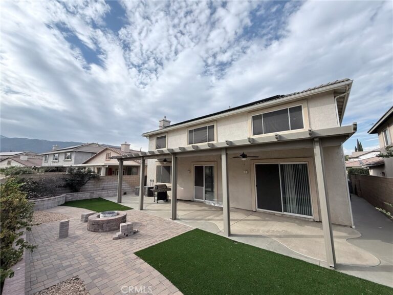 16263 Seminole, Fontana
