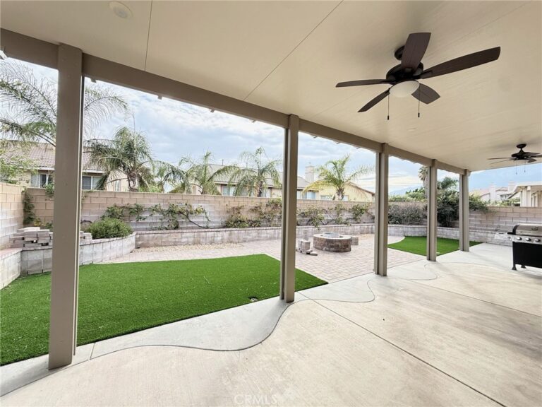 16263 Seminole, Fontana