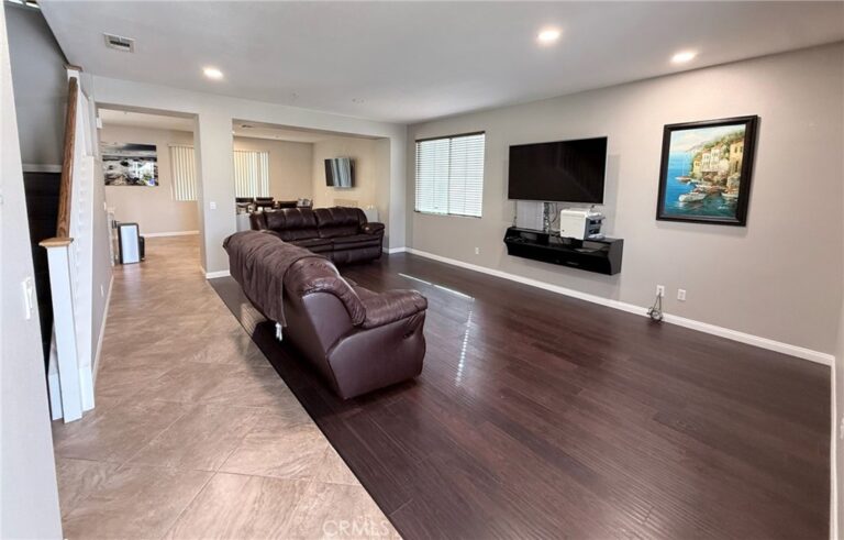 16263 Seminole, Fontana