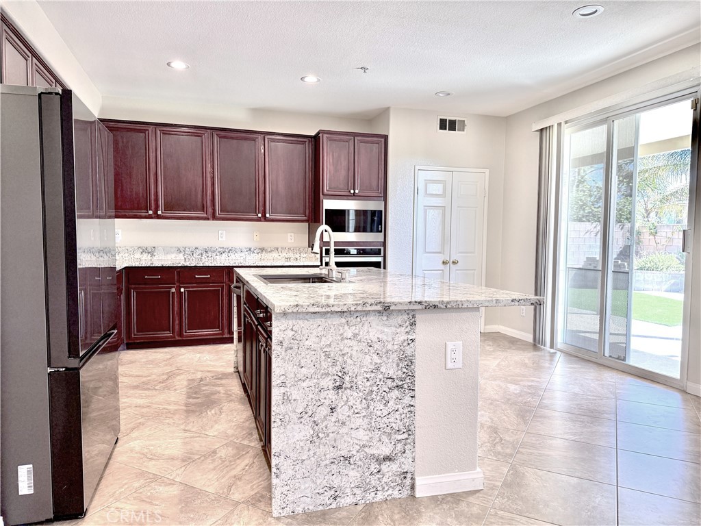 16263 Seminole, Fontana