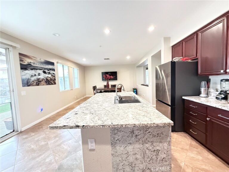 16263 Seminole, Fontana