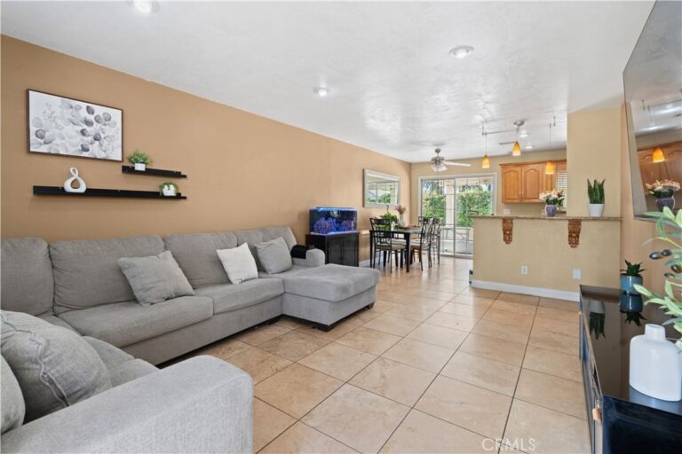 16289 Ramona, Fontana