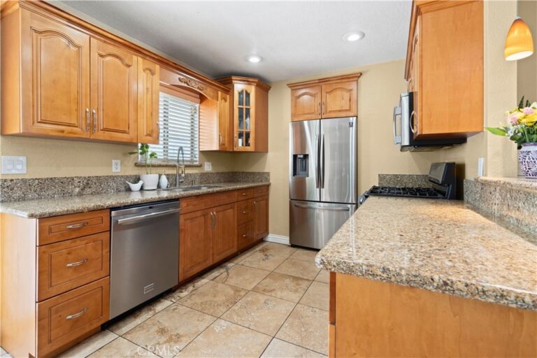 16289 Ramona, Fontana