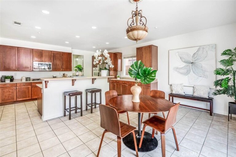 16438 Gala, Fontana