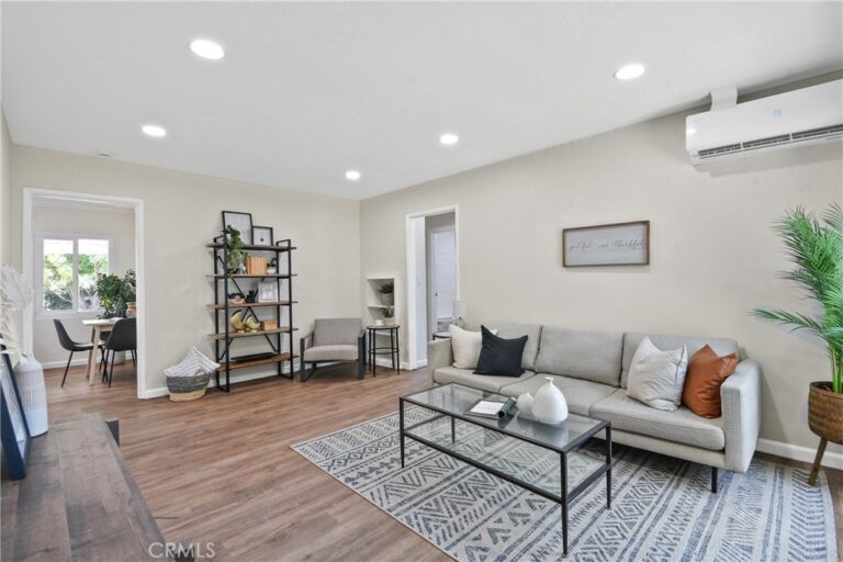 1647 S Huntington Street, Pomona