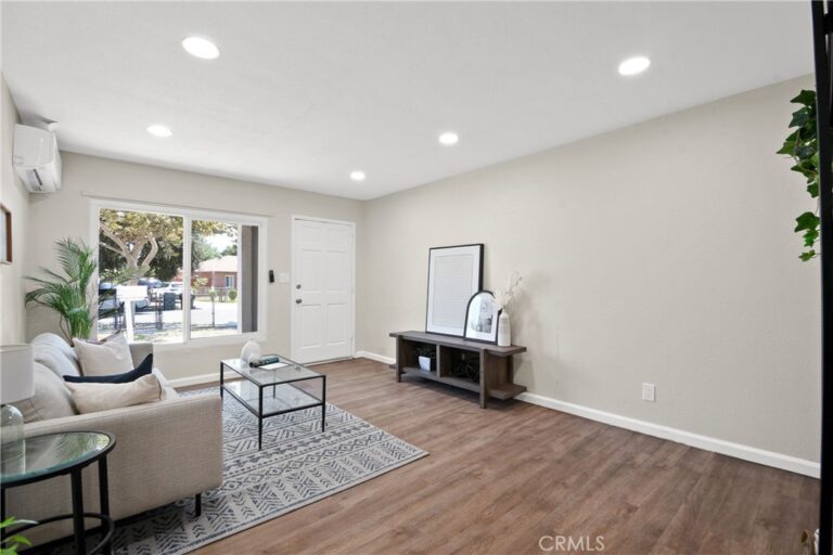 1647 S Huntington Street, Pomona