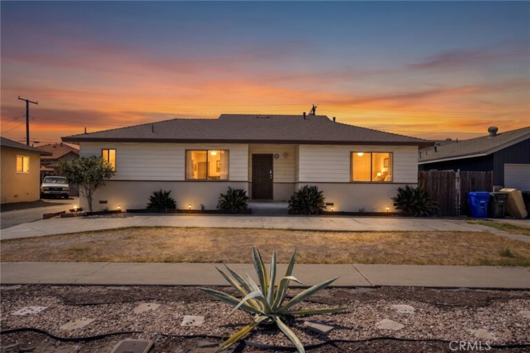 16563 Barbee, Fontana