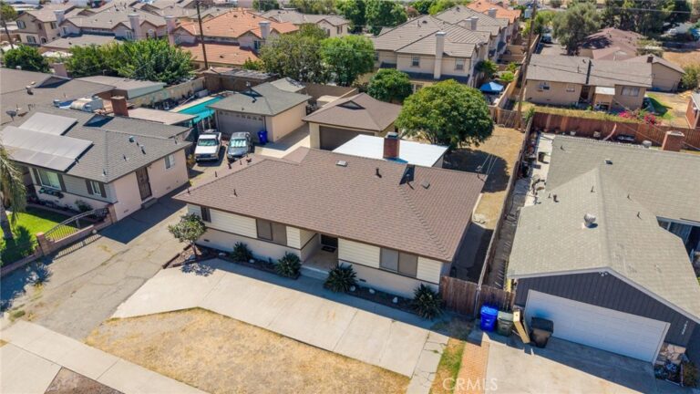 16563 Barbee, Fontana